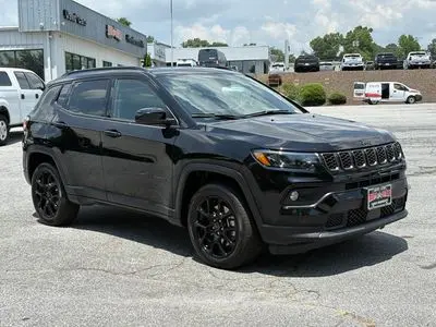 2026 Jeep Compass Altitude 4X4 photo 2