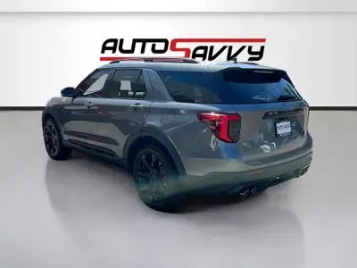 2022 Ford Explorer ST 4WD photo 5