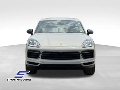2023 Porsche Cayenne Platinum Edition photo 2