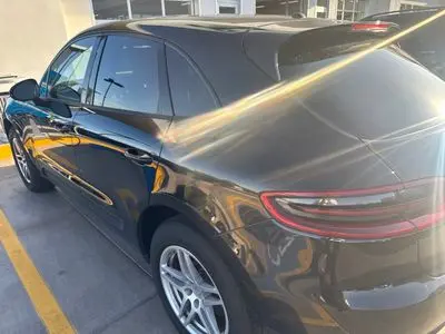 2017 Porsche Macan Base photo 4