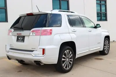 2017 GMC Terrain AWD Denali photo 5