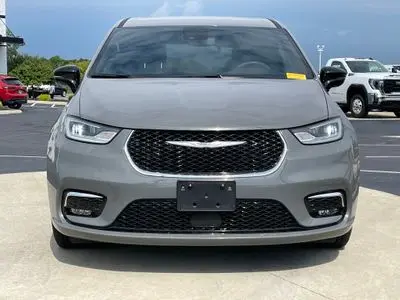 2025 Chrysler Pacifica Select photo 2