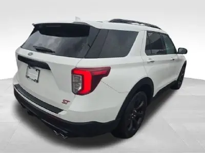 2023 Ford Explorer ST 4WD photo 5