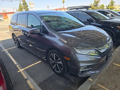 2019 Honda Odyssey Elite photo 2