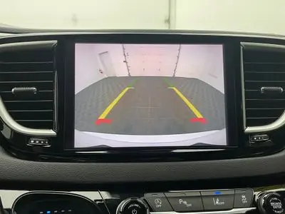 2025 Chrysler Pacifica Select photo 4