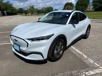 2023 Ford Mustang-Mach-e Select photo 5