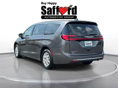 2023 Chrysler Pacifica Touring L photo 5