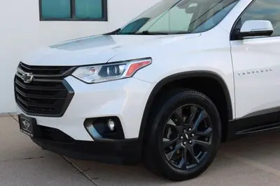 2018 Chevrolet Traverse RS 4D Sport Utility photo 2