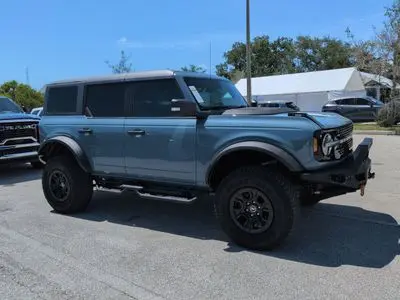 2022 Ford Bronco Wildtrak 4x4 photo 2