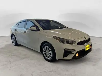 2021 Kia Forte FE AT photo 3