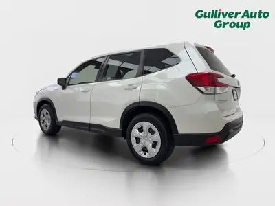 2023 Subaru Forester Base photo 4