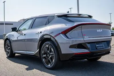2026 Kia EV6 Wind photo 5