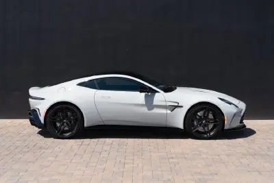 2025 Aston Martin Vantage 4.0 V8 Auto photo 2