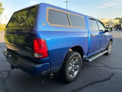 2018 RAM 1500 Express 4x4 Crew Cab 5'7 photo 5