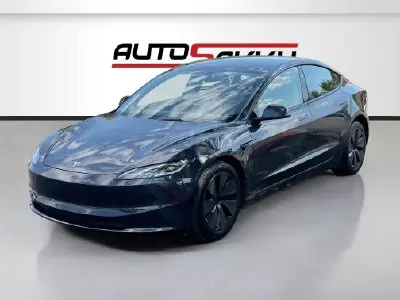 2025 Tesla Model 3 Long Range AWD photo 3