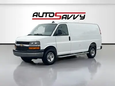 2025 Chevrolet Express Work Van HD 2500 photo 3