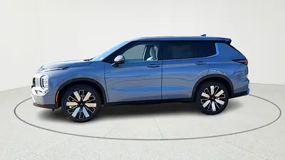 2026 Mitsubishi Outlander SE FWD photo 5
