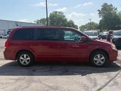 2012 Dodge Grand Caravan SXT photo 2