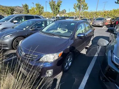 2013 Toyota Corolla LE AT photo 4