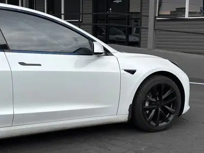 2023 Tesla Model 3 Long Range photo 4