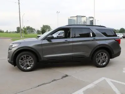 2026 Ford Explorer Active 4WD photo 4