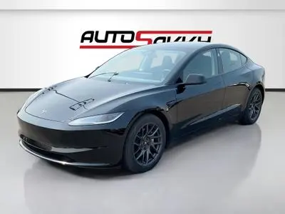2025 Tesla Model 3 Long Range AWD photo 3