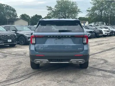 2026 Ford Explorer Active 4WD photo 4