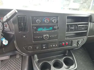 2015 Chevrolet Express 2500 Work Van HD photo 3