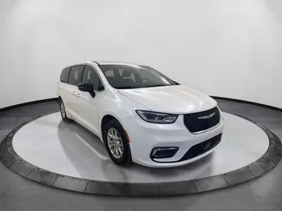 2025 Chrysler Pacifica Select photo 3