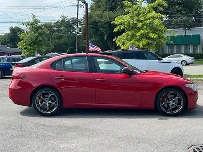 2021 Alfa Romeo Giulia 2.0 Ti Sport AWD Auto photo 4