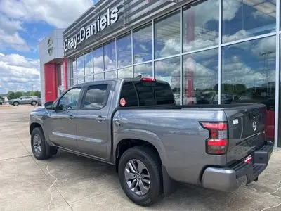 2026 Nissan Frontier SV Crew Cab 4X2 SWB photo 2