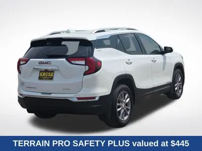 2023 GMC Terrain SLT AWD photo 3