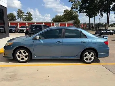 2012 Toyota Corolla S AT photo 2