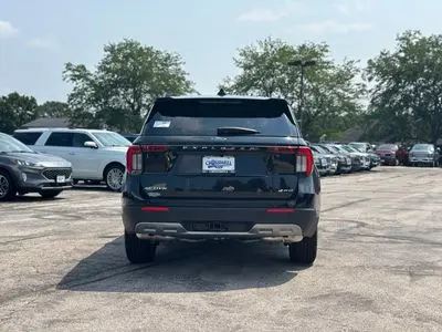 2026 Ford Explorer Active 4WD photo 4