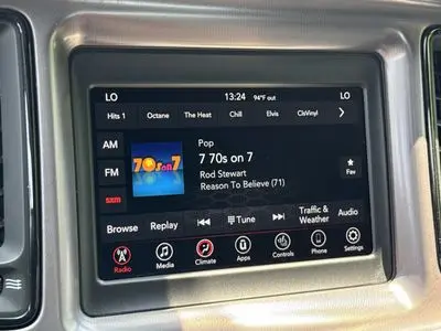 2021 Dodge Challenger SXT Auto photo 3