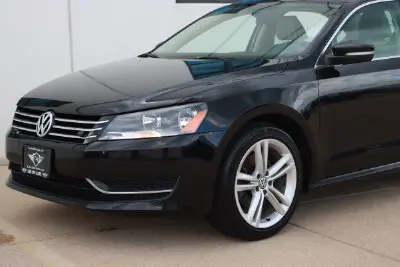 2014 Volkswagen Passat 1.8T SE Auto PZEV photo 2