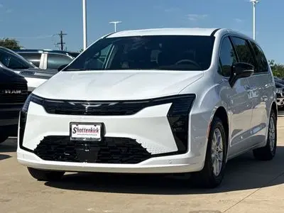 2027 Chrysler Pacifica Select photo 3