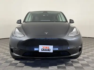 2024 Tesla Model Y Long Range Dual Motor AWD photo 2