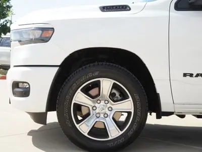 2026 RAM 1500 Express Crew Cab 5'7 photo 5