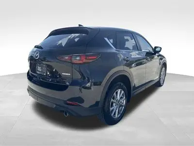 2023 Mazda CX-5 S Preferred package Auto AWD photo 5