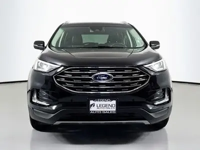 2020 Ford Edge Titanium photo 2