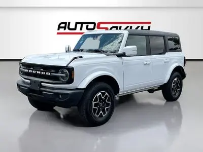 2025 Ford Bronco Outer Banks 4WD photo 3