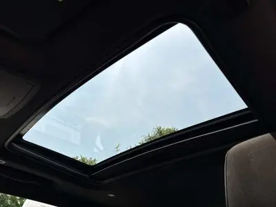 2021 Dodge Challenger SXT Auto photo 4