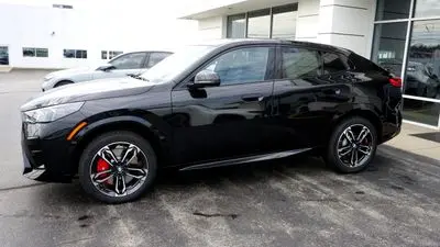 2027 BMW X2 xDrive28i photo 2