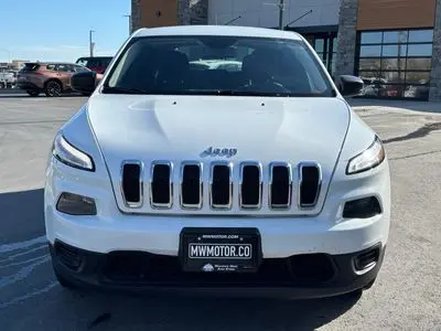 2018 Jeep Cherokee Sport photo 2
