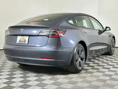 2023 Tesla Model 3 Long Range photo 4