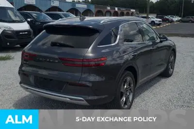 2023 Genesis GV70 Electrified GV70 AWD Advanced photo 3
