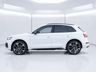 2024 Audi SQ5 Prestige photo 2