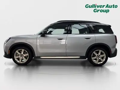 2025 MINI Cooper S ALL4 photo 3
