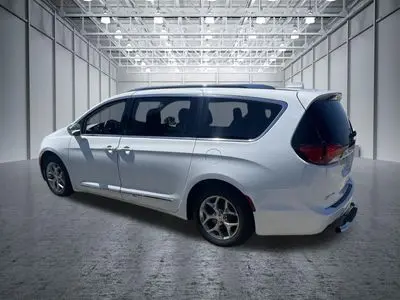 2019 Chrysler Pacifica Limited photo 4